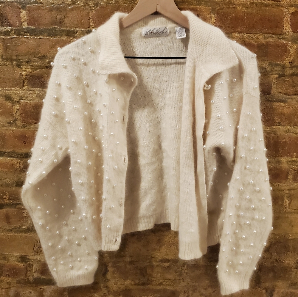 White Lambswool cardigan with pearl beads